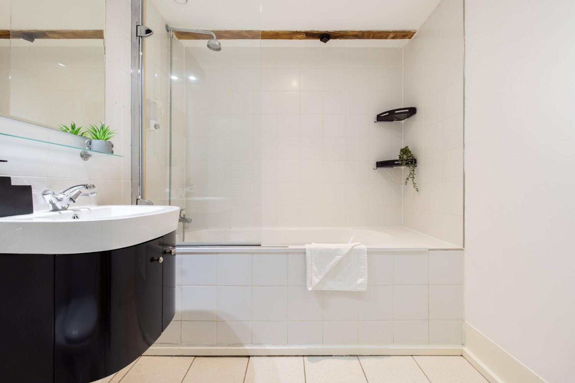 Wild Roses Serviced Apartments - Excel Warehouse 2 ロンドン エクステリア 写真