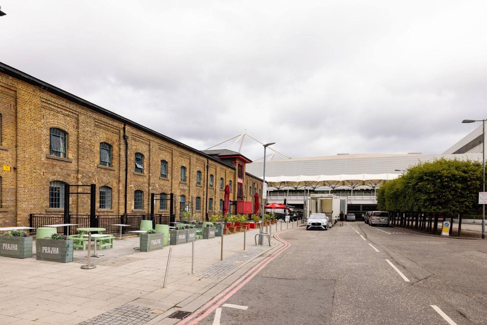 Wild Roses Serviced Apartments - Excel Warehouse 2 ロンドン エクステリア 写真